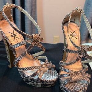Stylish Snakeskin Strappy Heels
